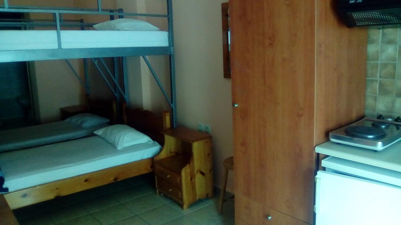 Constantinos Budget Beds Hriszí Aktí Haniá Kültér fotó